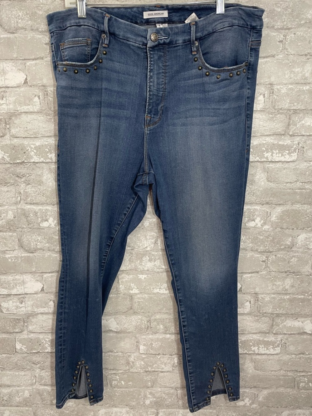 Good American Good Legs
Stud Hem Skinny Jeans